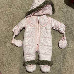 Absorba girls 3-6 month snowsuit. Great condition